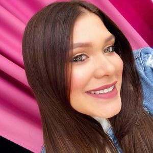 Meet your Posher, Claudia